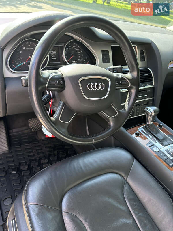 Внедорожник / Кроссовер Audi Q7 2013 в Ужгороде