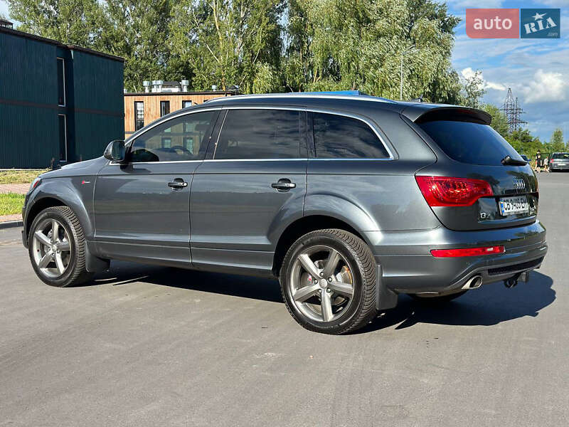 Позашляховик / Кросовер Audi Q7 2015 в Чернігові