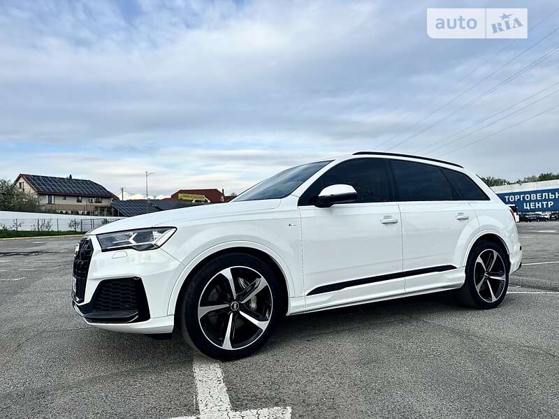 Внедорожник / Кроссовер Audi Q7 2020 в Ужгороде