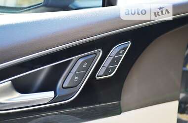Внедорожник / Кроссовер Audi Q7 2016 в 