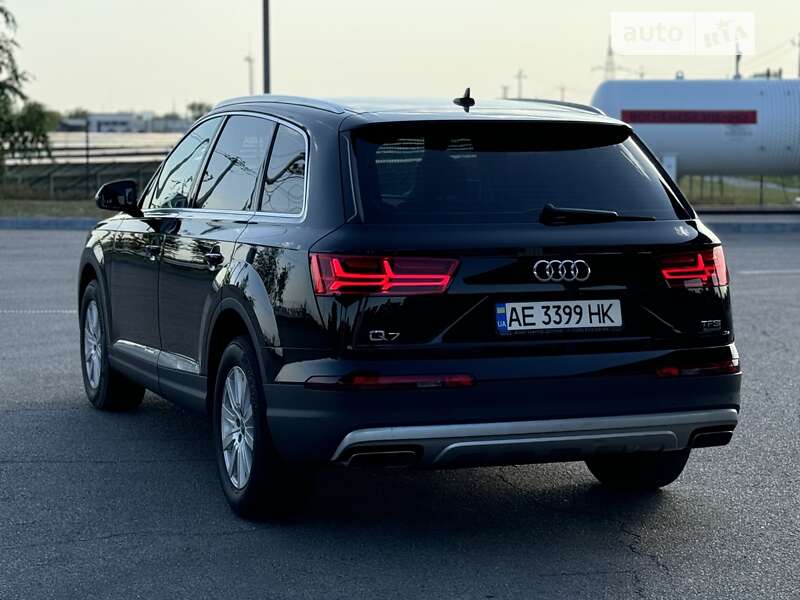 Внедорожник / Кроссовер Audi Q7 2016 в Днепре