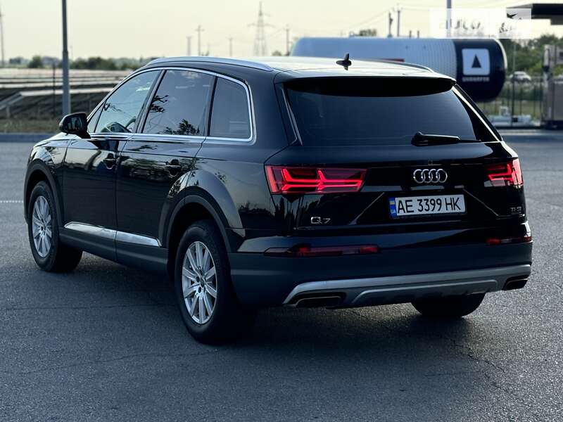 Внедорожник / Кроссовер Audi Q7 2016 в Днепре