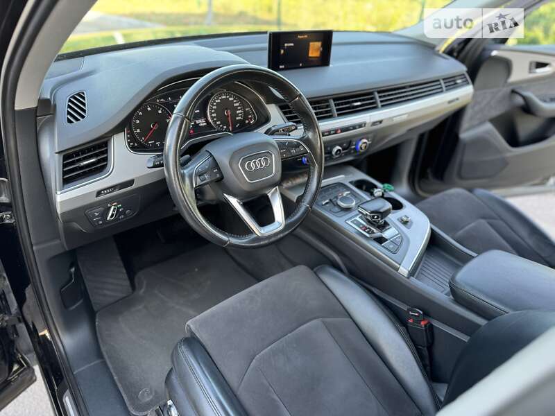 Внедорожник / Кроссовер Audi Q7 2016 в Днепре