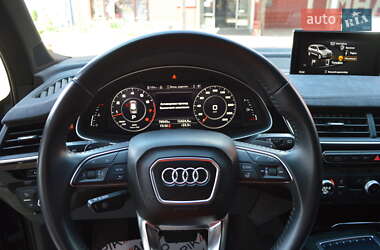 Внедорожник / Кроссовер Audi Q7 2018 в 
