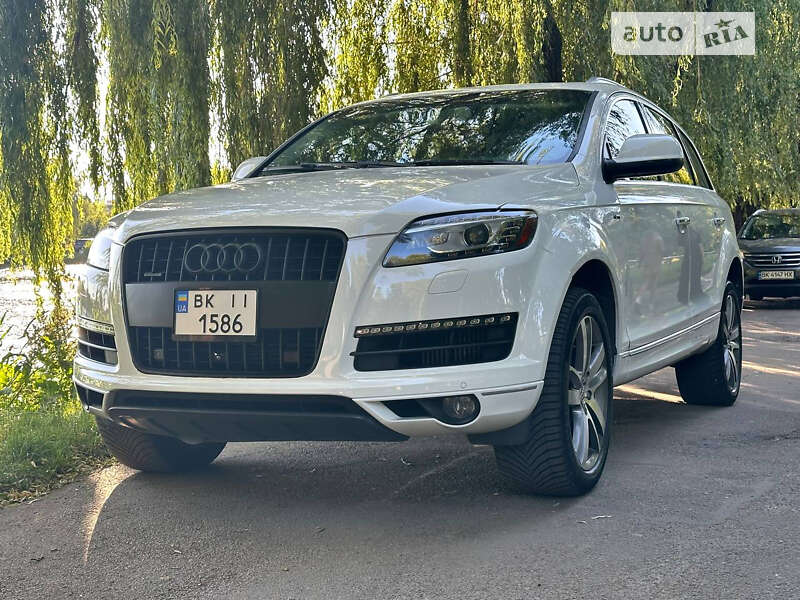 Позашляховик / Кросовер Audi Q7 2014 в Рівному