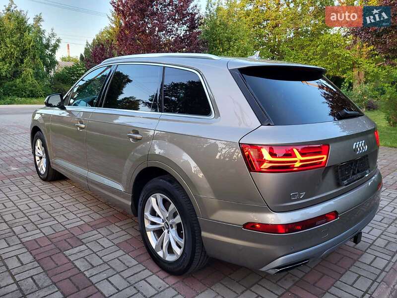 Позашляховик / Кросовер Audi Q7 2017 в Запоріжжі