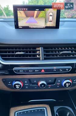 Внедорожник / Кроссовер Audi Q7 2017 в 