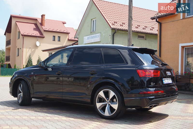 Позашляховик / Кросовер Audi Q7 2015 в Самборі