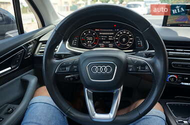 Внедорожник / Кроссовер Audi Q7 2015 в 