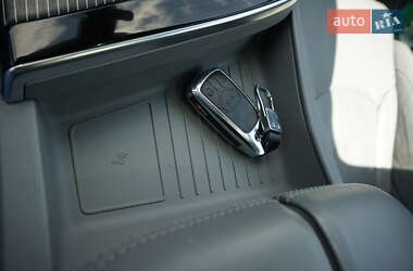 Внедорожник / Кроссовер Audi Q7 2015 в 