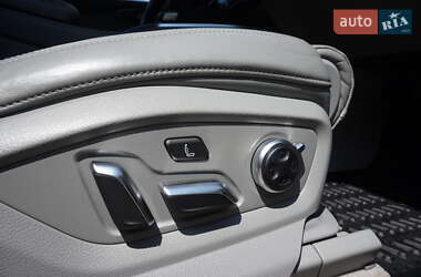 Внедорожник / Кроссовер Audi Q7 2015 в 