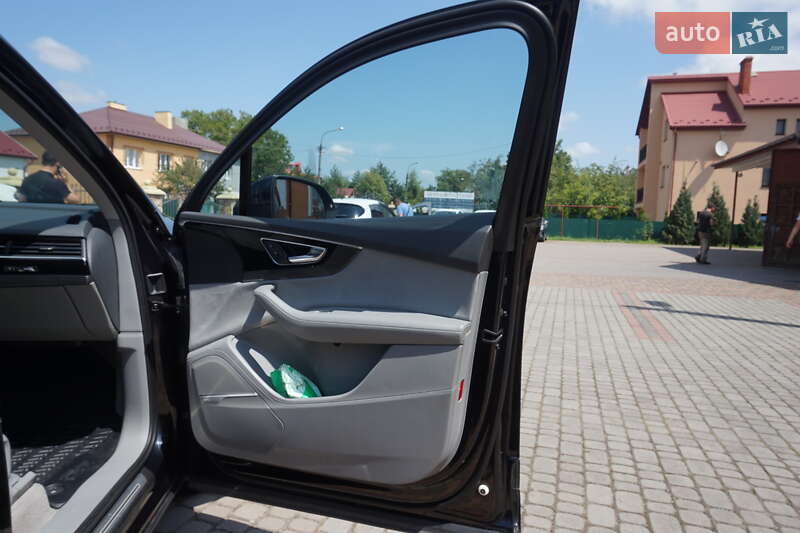 Позашляховик / Кросовер Audi Q7 2015 в Самборі