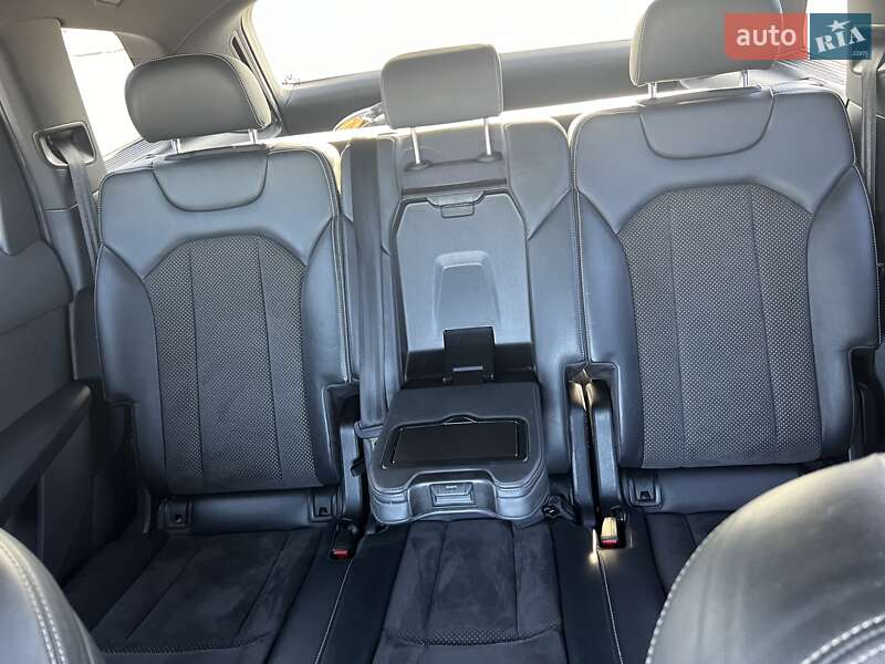 Позашляховик / Кросовер Audi Q7 2016 в Києві фото 23 Позашляховик / Кросовер Audi Q7 2016 в Києві