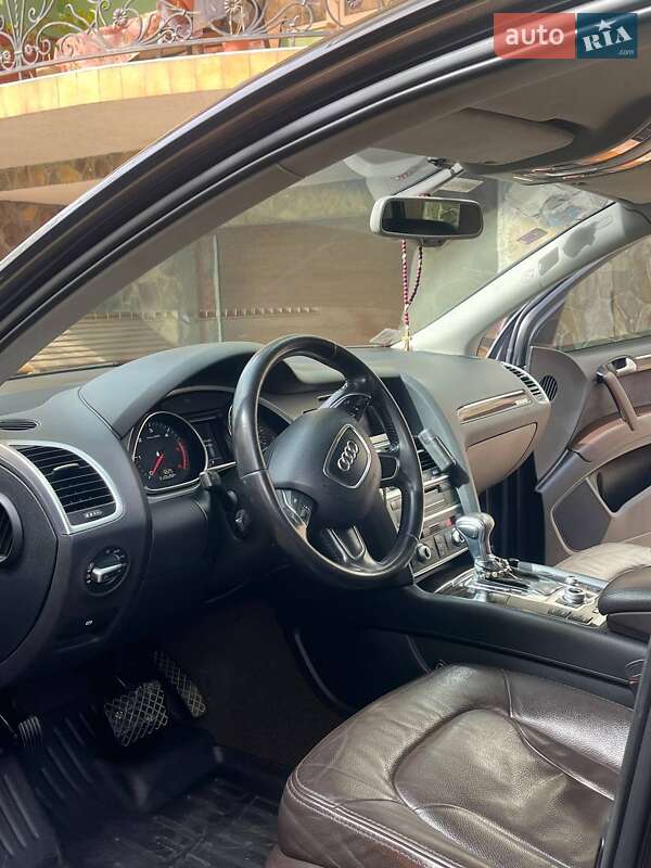 Позашляховик / Кросовер Audi Q7 2012 в Ужгороді