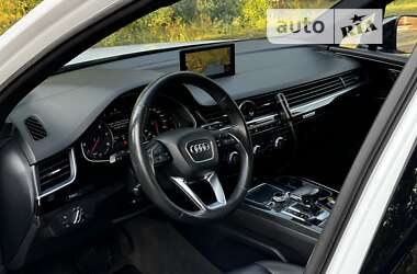Внедорожник / Кроссовер Audi Q7 2017 в 