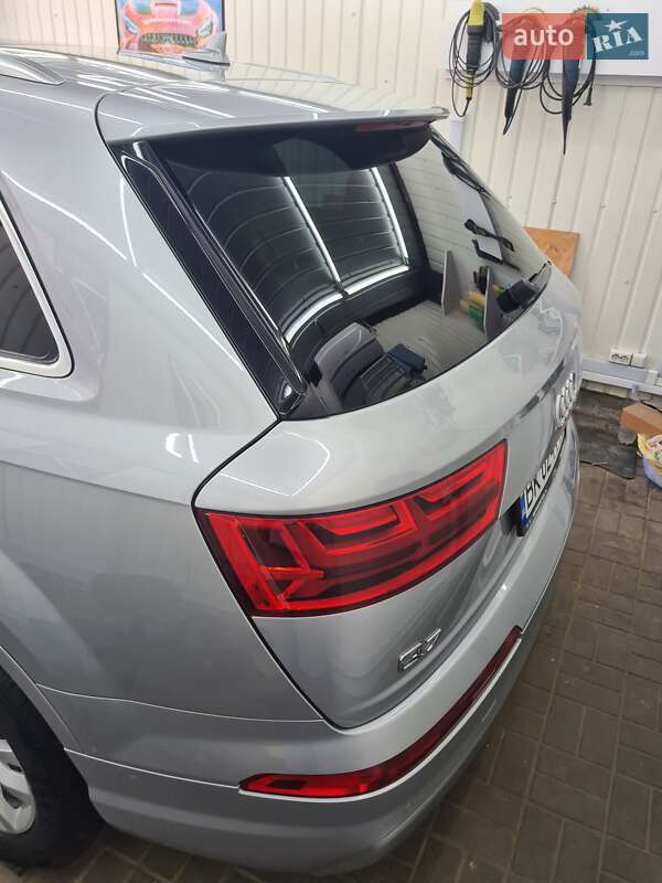Внедорожник / Кроссовер Audi Q7 2017 в Ровно