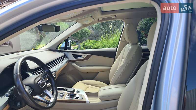Внедорожник / Кроссовер Audi Q7 2017 в Ровно