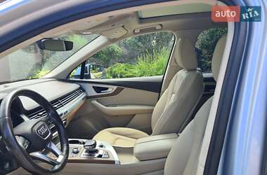Внедорожник / Кроссовер Audi Q7 2017 в 