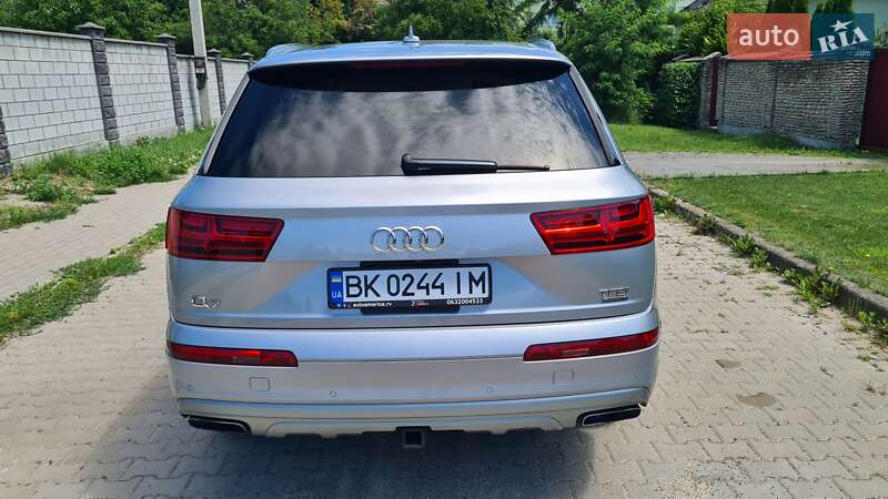 Внедорожник / Кроссовер Audi Q7 2017 в Ровно