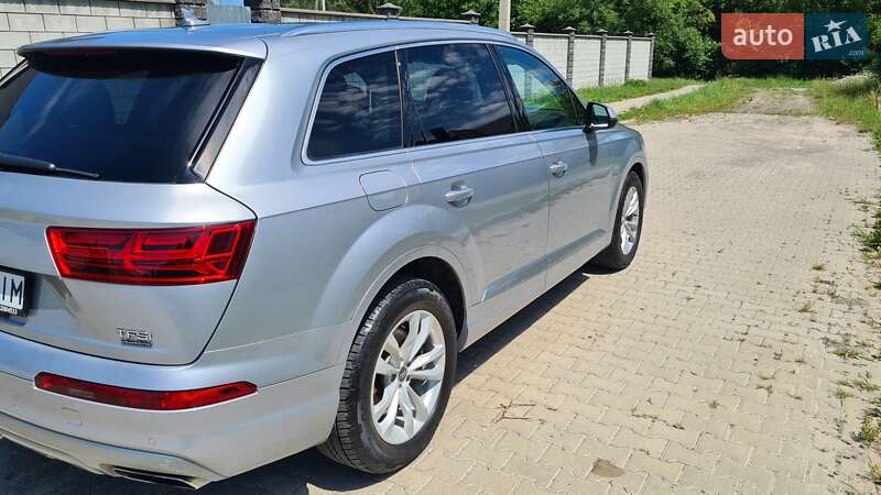 Внедорожник / Кроссовер Audi Q7 2017 в Ровно