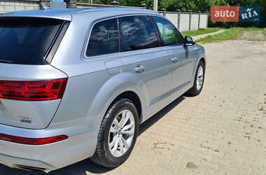 Внедорожник / Кроссовер Audi Q7 2017 в 