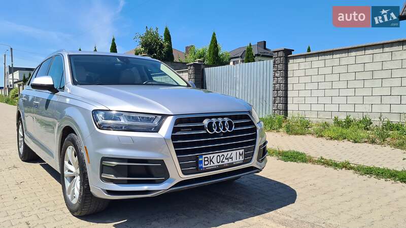 Внедорожник / Кроссовер Audi Q7 2017 в Ровно