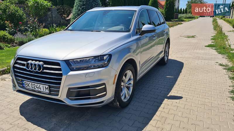 Внедорожник / Кроссовер Audi Q7 2017 в Ровно