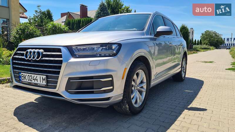 Внедорожник / Кроссовер Audi Q7 2017 в Ровно