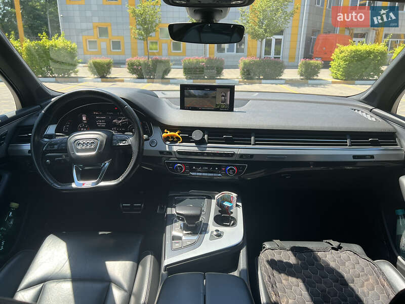 Внедорожник / Кроссовер Audi Q7 2016 в Буче