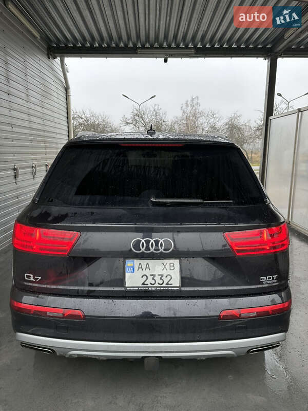 Позашляховик / Кросовер Audi Q7 2017 в Києві