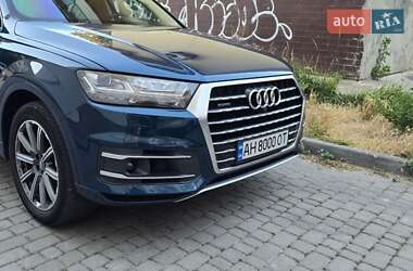 Внедорожник / Кроссовер Audi Q7 2017 в 