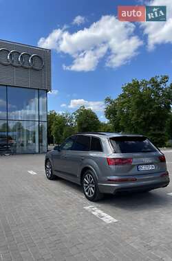Позашляховик / Кросовер Audi Q7 2017 в Львові