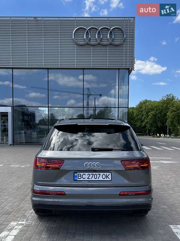 Позашляховик / Кросовер Audi Q7 2017 в Львові