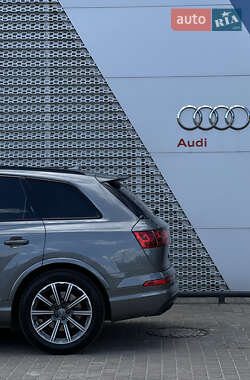 Позашляховик / Кросовер Audi Q7 2017 в Львові