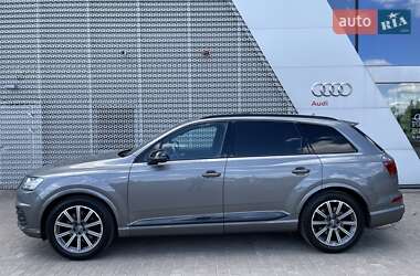 Позашляховик / Кросовер Audi Q7 2017 в 