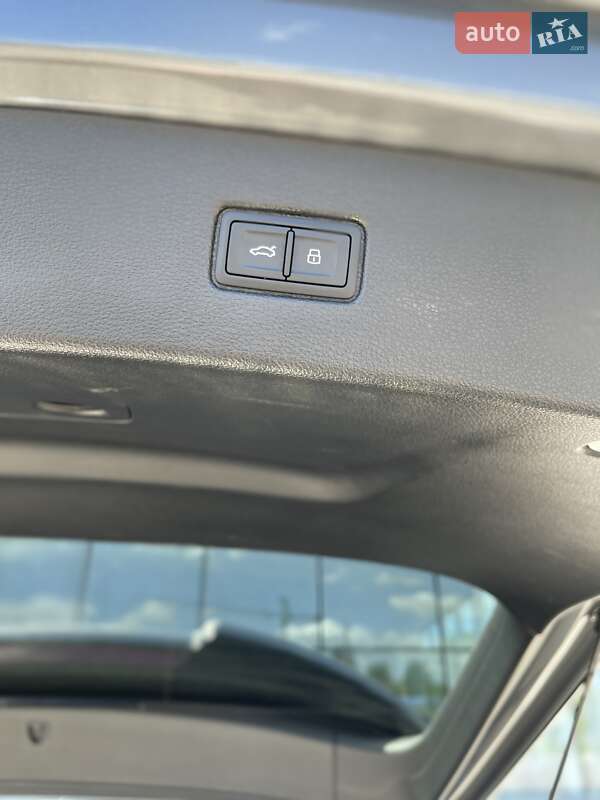 Позашляховик / Кросовер Audi Q7 2017 в Львові