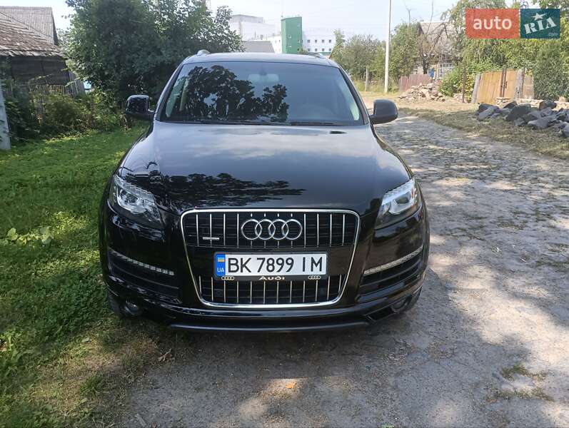 Внедорожник / Кроссовер Audi Q7 2013 в Рокитном