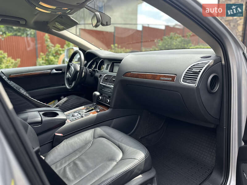 Внедорожник / Кроссовер Audi Q7 2009 в Черновцах