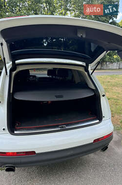 Внедорожник / Кроссовер Audi Q7 2013 в 