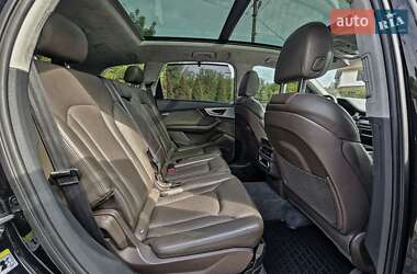 Внедорожник / Кроссовер Audi Q7 2016 в 