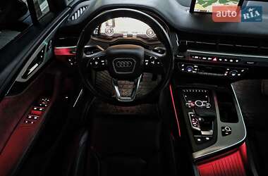 Внедорожник / Кроссовер Audi Q7 2016 в 