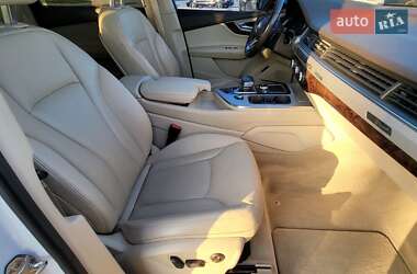 Внедорожник / Кроссовер Audi Q7 2017 в 