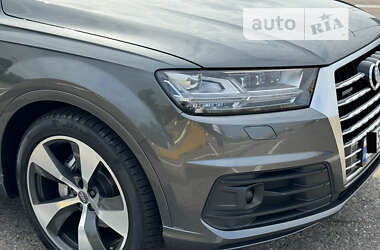 Внедорожник / Кроссовер Audi Q7 2016 в Черновцах