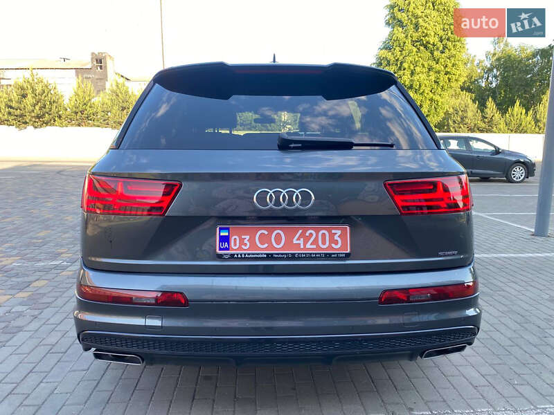 Позашляховик / Кросовер Audi Q7 2016 в Луцьку