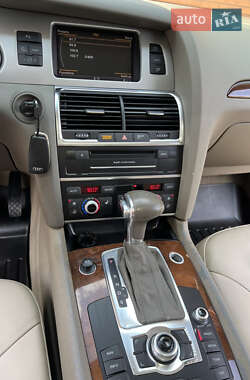 Внедорожник / Кроссовер Audi Q7 2011 в 