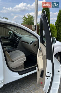 Внедорожник / Кроссовер Audi Q7 2011 в 