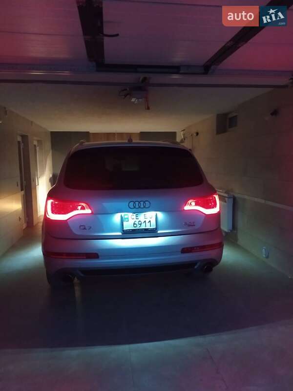 Внедорожник / Кроссовер Audi Q7 2015 в Черновцах