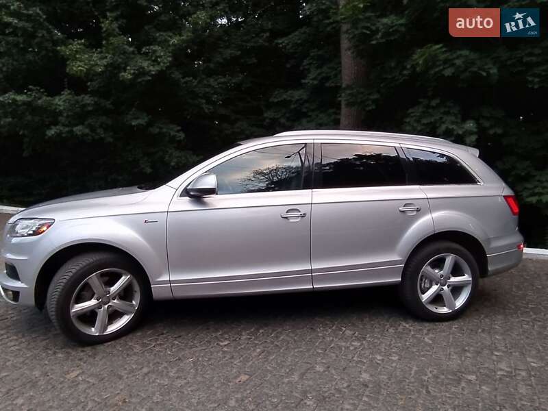 Внедорожник / Кроссовер Audi Q7 2015 в Черновцах
