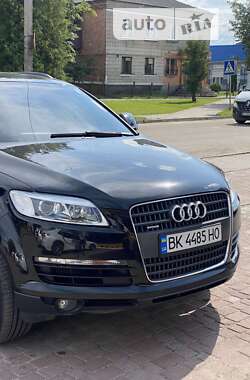 Внедорожник / Кроссовер Audi Q7 2007 в Рокитном