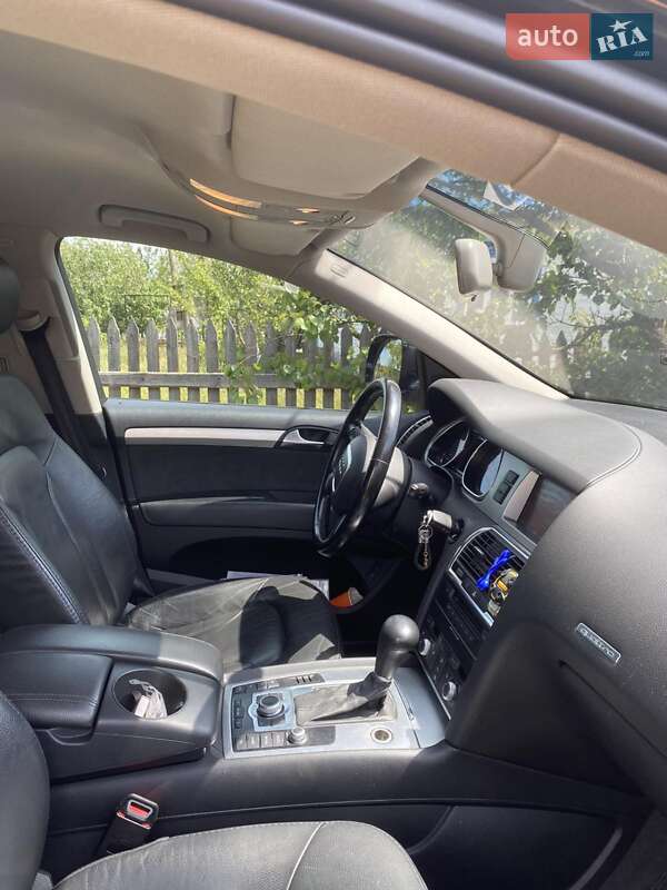 Внедорожник / Кроссовер Audi Q7 2007 в Рокитном